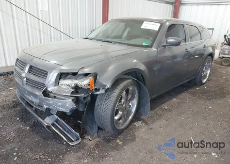 2008 Dodge Magnum z USA, uszkodzony, nr VIN 2D4FV47TX8H153305